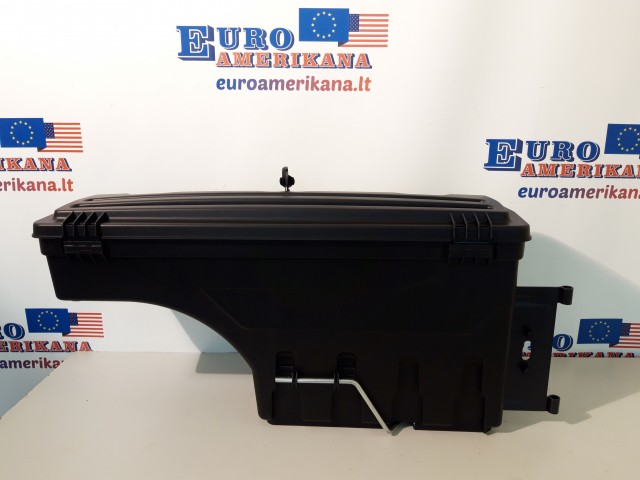 Lockable Storage Truck Bed Tool Box (right)
